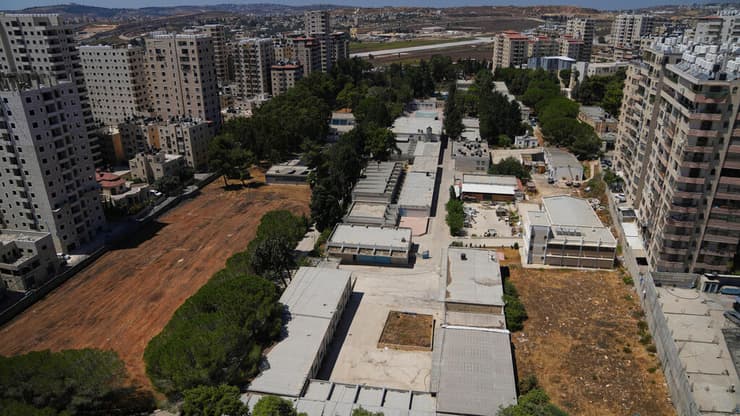 מרכז אונר"א באזור קלנדיה