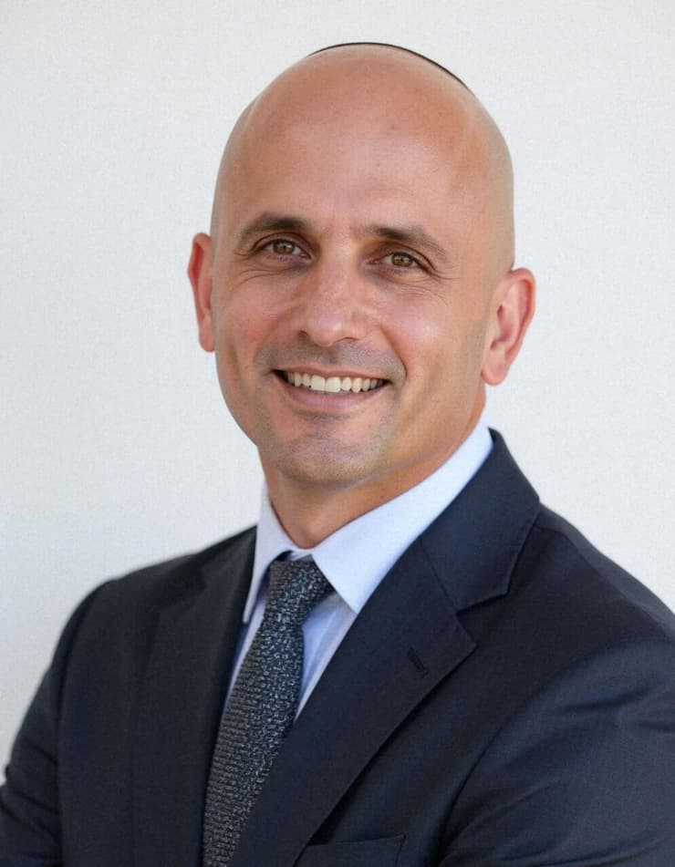 יוני פסדר  מנהל בית הספר "ברנקו וייס קשת" ב מזכרת בתיה