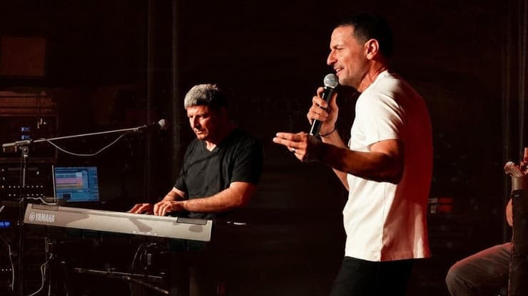 גיא ורועי זו־ארץ מופע סליחות במערת צדקיהו