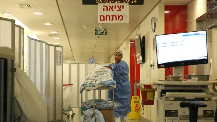 פנימית ה' בבית החולים איכילוב (צילום: ריאן פרויס) פנימית ה' בית החולים איכילוב תל אביב