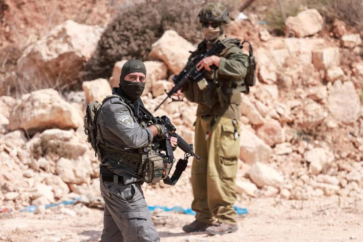 הכוחות בקוסרה (צילום: Jaafar Ashtiyeh/AFP) כוח צה"ל בקוסרה