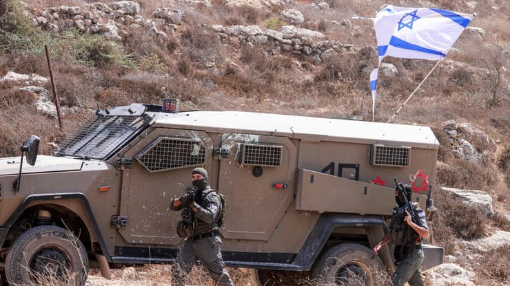 כוחות צה"ל בכפר הסמוך קוסרה בחודש שעבר (צילום: Jaafar Ashtiyeh/AFP) כוח צה"ל בקוסרה