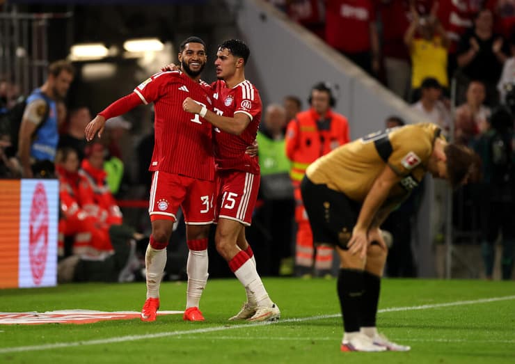 סאייברי חוגג עם פבלוביץ' (צילום: Alex Grimm/Getty Images) סאיברי חוגג עם פבלוביץ'