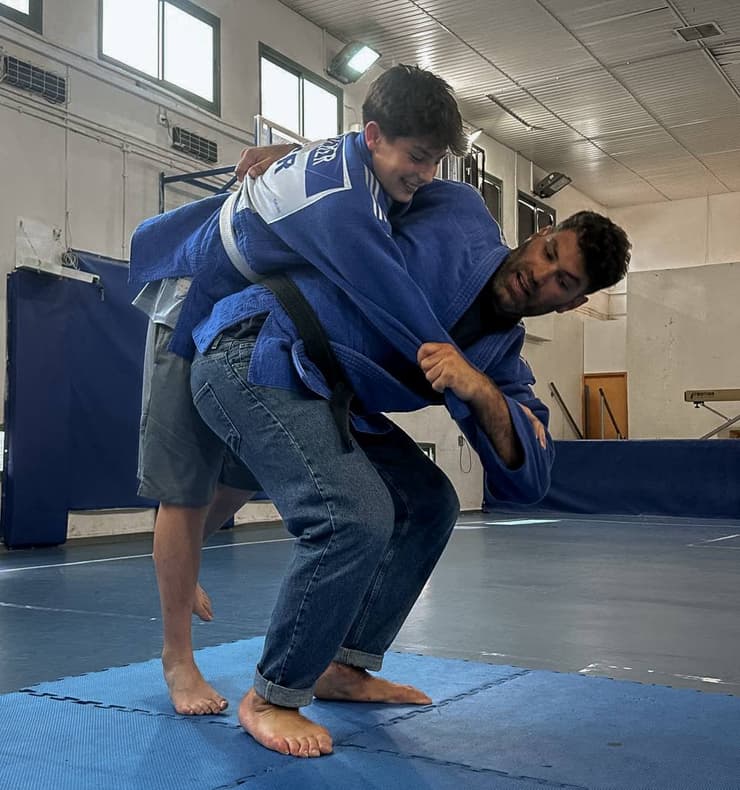 אורי ששון ובן גטניו (דנה דולי) אורי ששון ובן גטניו