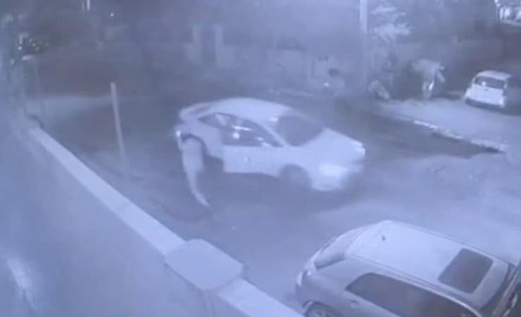 החמוש פותח במרדף וממשיך לירות ניסיון חיסול של צעיר בדבוריה