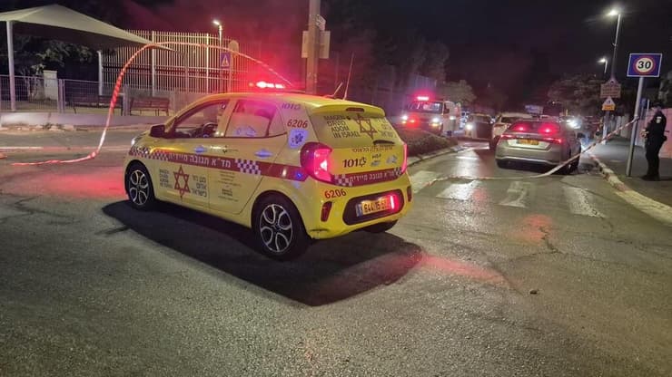 זירת הירי ביפו (צילום: מד"א) הזירה בה נמצא ההרוג מהירי בתל אביב יפו