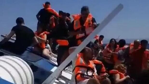 צפון קפריסין הטורקית מעבורת התהפכה תיעוד ניצולים מתוך האתר הטורקי יני סאפאק