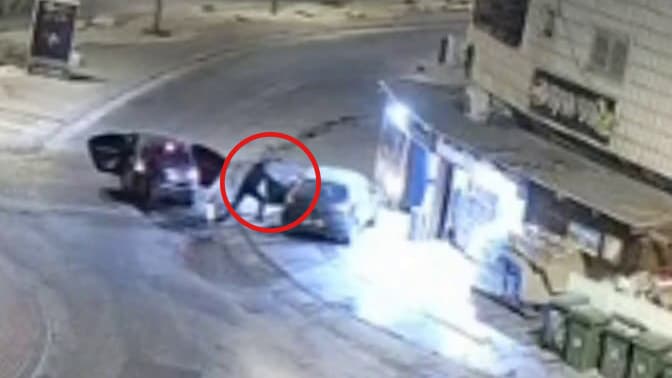 חיכו שייכנס לרכב - ופעלו. תיעוד רגע הירי תיעוד ירי בעיר רהט ופצוע קשה