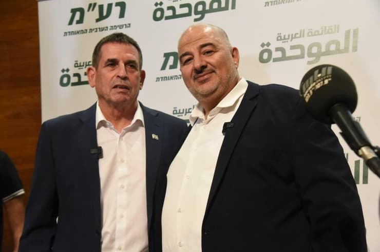 עבאס וסגלוביץ' בריצה משותפת (צילום: אביהו שפירא ) עבאס וסגלוביץ' בריצה משותפת