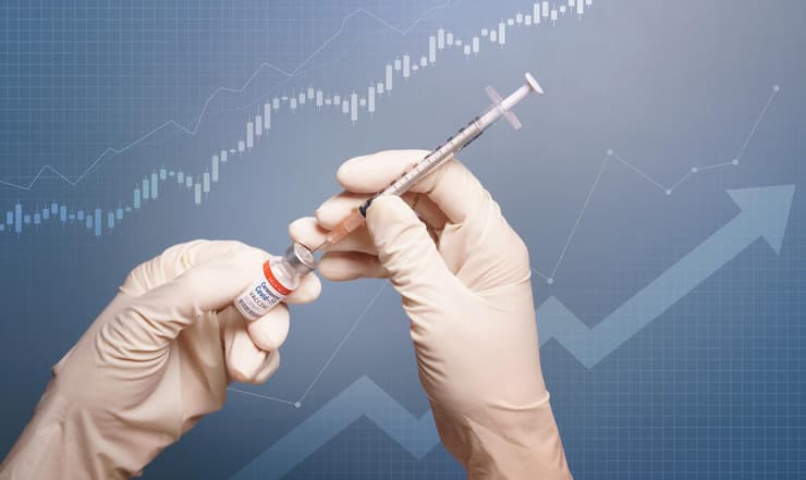 ה-FDA אישר חיסוני קורונה מעודכנים המותאמים לזן XFG, והם צפויים להגיע לארה"ב בספטמבר (צילום: Shutterstock) חיסונים