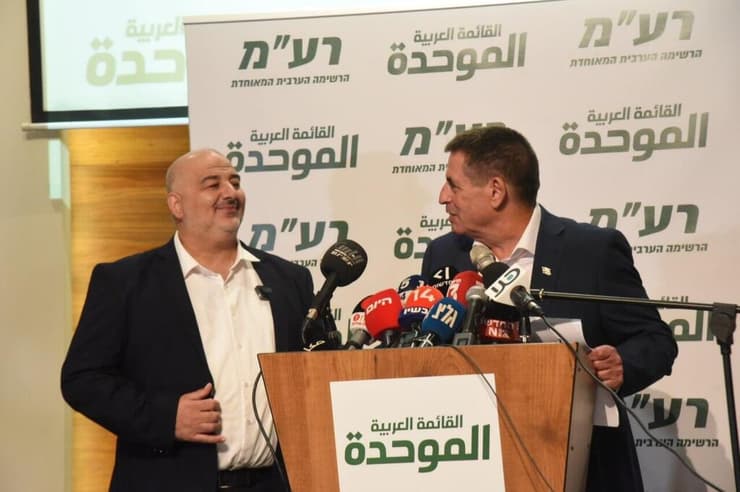 עבאס וסגלוביץ' בריצה משותפת (צילום: אביהו שפירא ) עבאס וסגלוביץ' בריצה משותפת