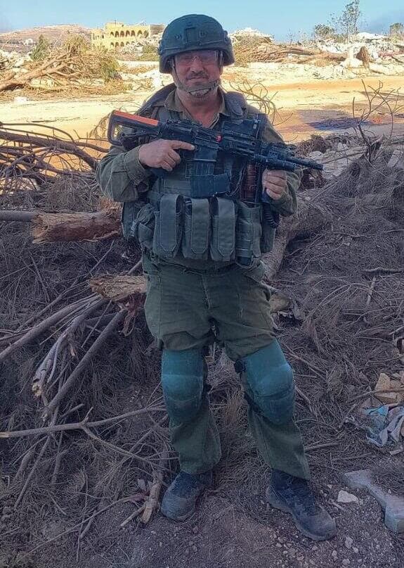 ברק שפירא במהלך המלחמה. "מקווים לשקט, למרות שכולם יודעים שבלבנון העסק לא הסתיים" ברק חבר כיתת הכוננות של קיבוץ עמיר