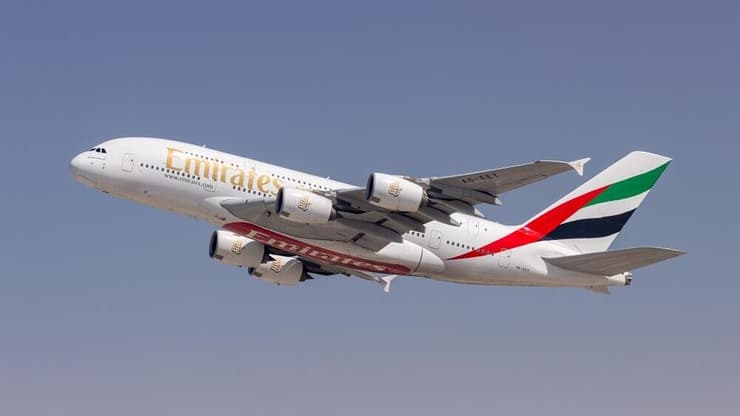 איירבוס A380-800 של אמירייטס (צילום: Markus Mainka / shutterstock) מטוס איירבוס A380-800 של אמירייטס