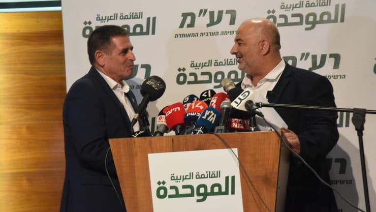 עבאס וסגלוביץ' בריצה משותפת (צילום: אביהו שפירא ) עבאס וסגלוביץ' בריצה משותפת