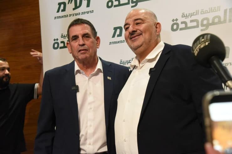 עבאס וסגלוביץ' בריצה משותפת (צילום: אביהו שפירא ) עבאס וסגלוביץ' בריצה משותפת