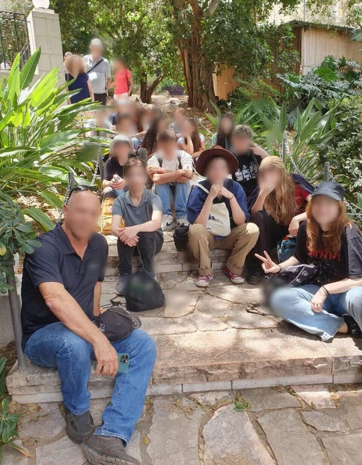 מתפללים לשגרה ולשנה שפויה (צילום: דובר צה"ל) מה חמ"ל ל בית הספר ה מנהלים וה מורים שלוקחים החלטות הרות גורל ב חזית וב עורף