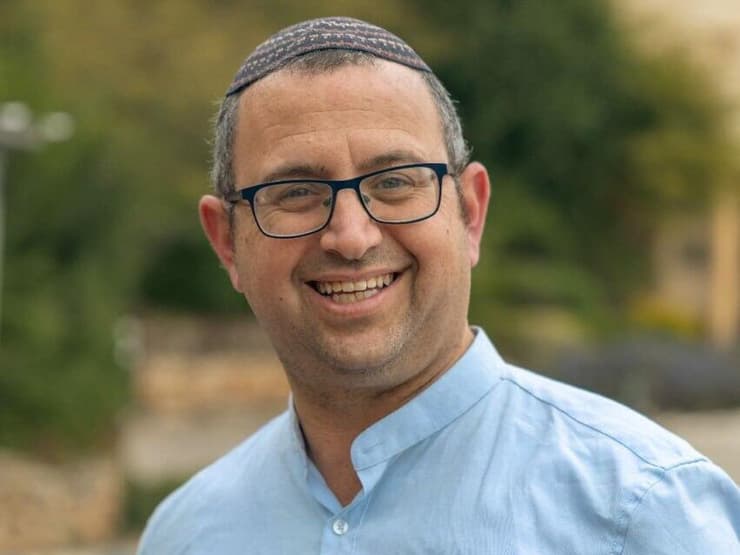 אליאב סמואל. "השנה הראשונה שאף הורה לא שאל אותי על המצב הביטחוני" אליאב מורה חבר כיתת הכוננות של קריית שמונה