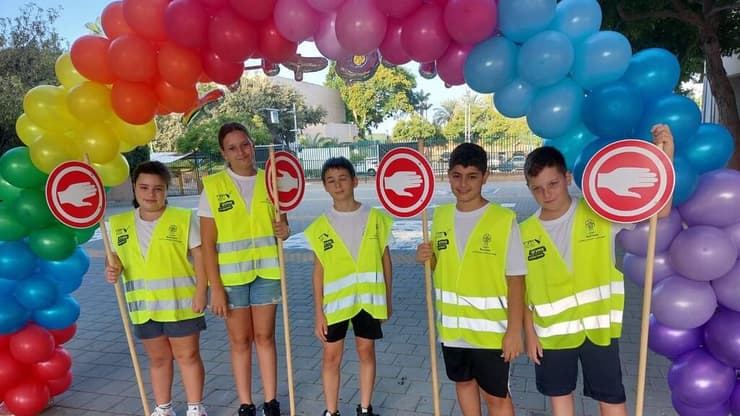 משמרות זהב ברעננה (צילום: באדיבות עיריית רעננה) שנת הלימודים ברעננה נפתחה הבוקר כסדרה