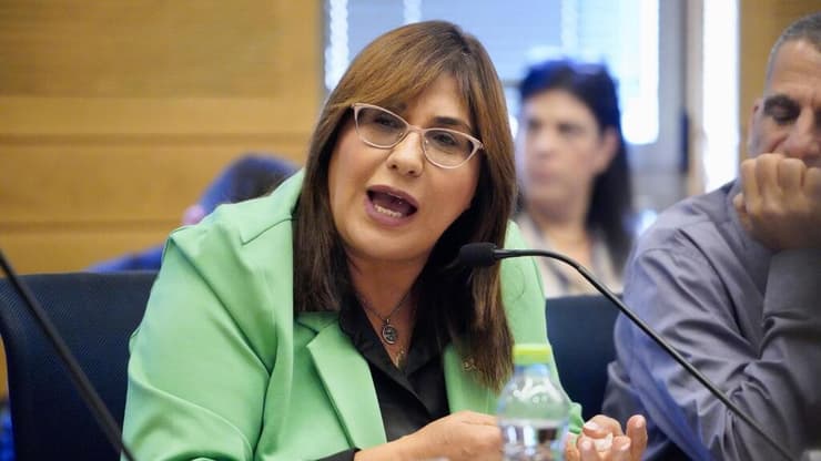 ח"כ ביטון. "אמשיך להאמין בערכים שהובילו אותנו" (צילום: שלו שלום) ח"כ דבורה ביטון