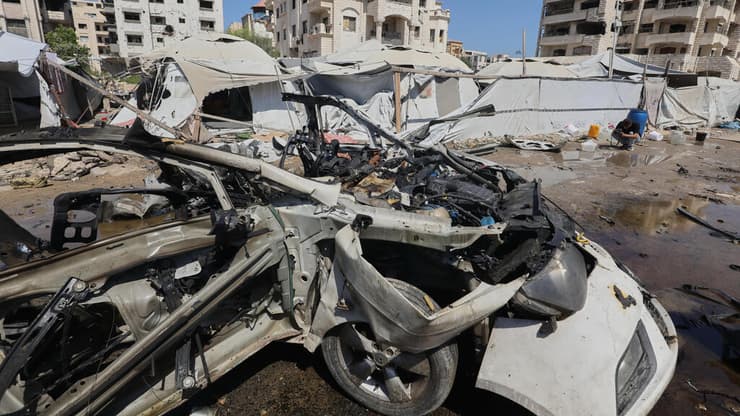 זירת התקיפה אתמול בעזה (צילום: AP Photo/Yousef Al Zanoun) תקיפות במרחב העיר עזה ברצועה