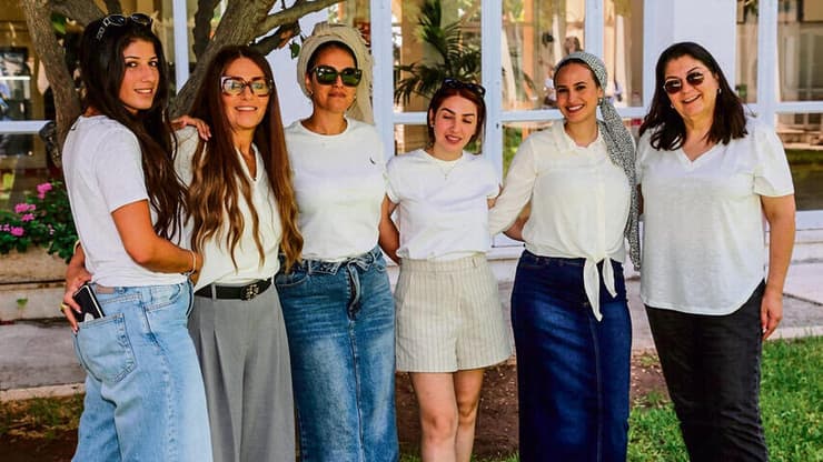 חברות בנבחרת החינוך המיוחד של ירושלים: מימין לשמאל – תמר יוסף, מורן לוי, לימור בלילי, שירן פורת, ישראלה ווקנין, עדי בן דוד | צילום: מכללת דוד ילין