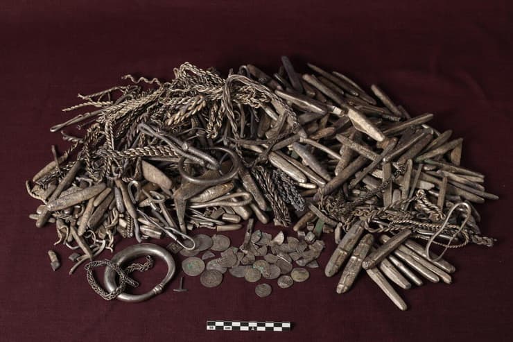 מטמון הכסף מהתקופה הוויקינגית (צילום: North Jutland Museums) מטמון הכסף מהתקופה הוויקינגית