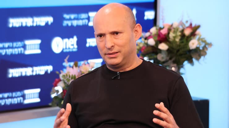 "נכריז על מצב חירום מדיני. לטראמפ אין פרטנר בישראל". בנט (צילום: יריב כץ) נפתלי בנט בועידת זמן הכרעה