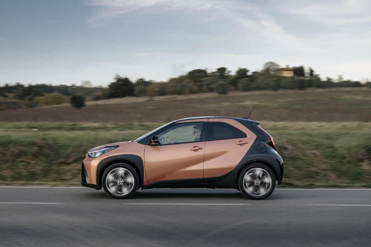 מתחם הספיד-דייט של טויוטה AYGO X - הזדמנות לתת ללב לדבר, פנים אל פנים (צילום: טויוטה AYGO X) טויוטה AYGO X