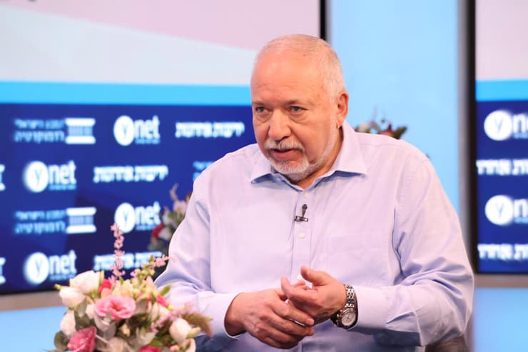 אביגדור ליברמן הבוקר: "בניגוד לאחרים אני מדבר באופן ברור" (צילום: יריב כץ) אביגדור ליברמן בועידת זמן הכרעה