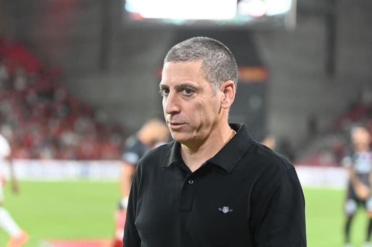 כועס. קוז'וך (צילום: הרצל יוסף) קוז'וך