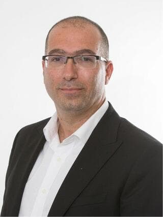 עו"ד תומר ברזיק