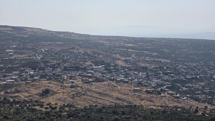 תצפית על ישראל מסוריה. אם אנשי א-שרע יהיו על הגבול, יהיה קשה להגן (צילום: יאיר קראוס) תצפית על ישראל מסוריה