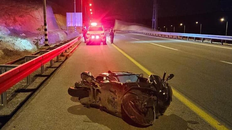 זירת התאונה כביש 1 ליד מעלה אדומים