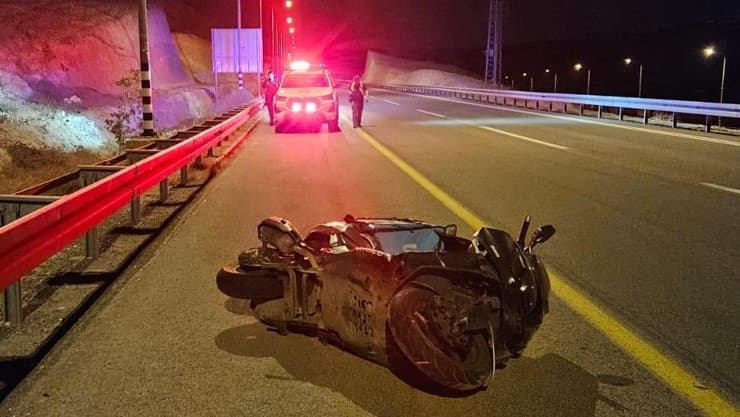 זירת התאונה כביש 1 ליד מעלה אדומים