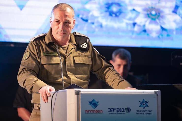 הרמטכ"ל זמיר. כינה את הביקורת "עלילות דם" (צילום: דובר צה"ל) רב-אלוף אייל זמיר
