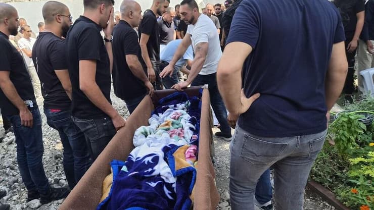 הלווייתה של הילדה סהאם סעיד אבו פול