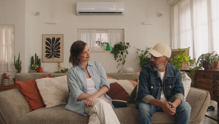 ליהי קורונובסקי עם עמיר בניון הקמפיין אלקטרה