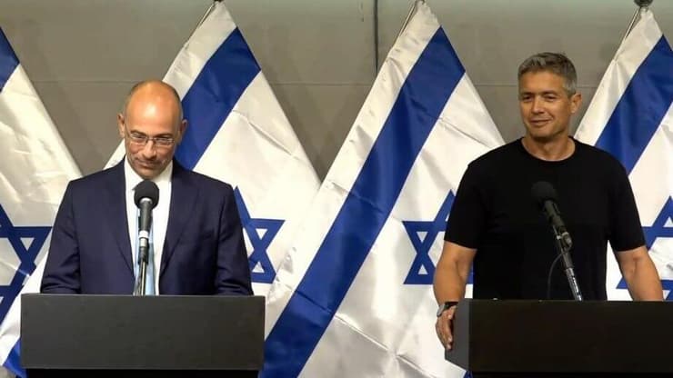 הנדל וזליכה. יחליטו ביחד על מיקום המועמדים הנדל על הצטרפותו של זליכה למפלגה: "נרוץ עד הסוף"