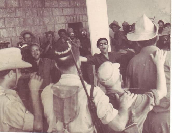 חגיגות בכפר עציון 1967 (צילום: ארכיון כפר עציון) חגיגות בכפר עציון 1967