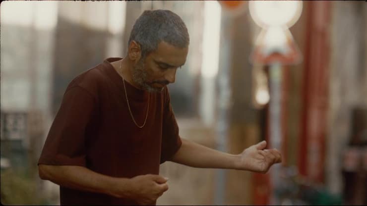 דודו טסה מתוך הביצוע המחודש ל"בית ביפו" (צילום: גלגלצ) דודו טסה מתוך הביצוע המחודש ל"בית ביפו"