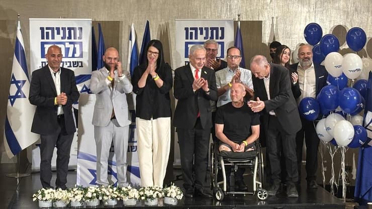 "נתניהו לא היה רגיש בכלל למה שמתחולל סביב שריו הבכירים" (צילום: גיל יוחנן) הצהרת ראש הממשלה בנימין נתניהו עם המשוריינים החדשים במפלגה
