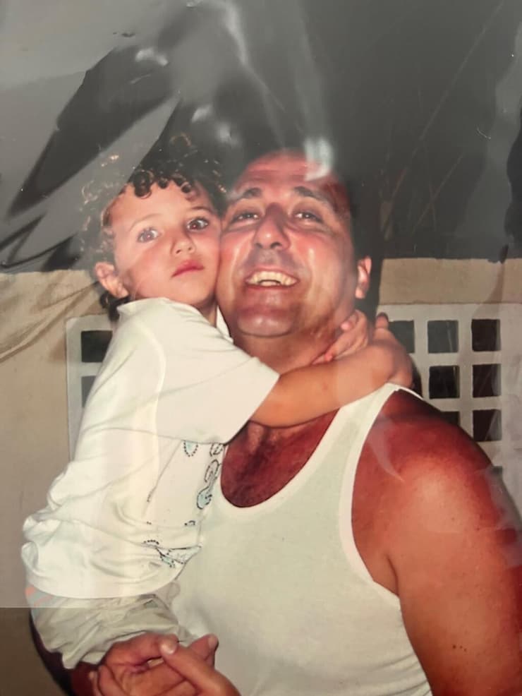 "ידעתי שזה יהפוך את העונה ללא פשוטה". שי עם אביו (צילום: פרטי) שי ליברמן