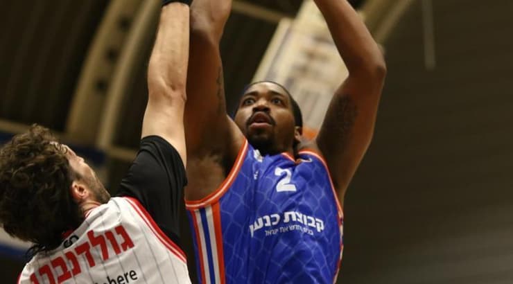 ברייס וושינגטון עולה לסל (באדיבות המועדון) ברייס וושינגטון עולה לסל