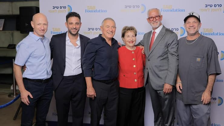 שאנן סטריט, נשיא קרן טייב חיים טייב, רעיה שטראוס, אלוף במיל׳ דורון אלמוג, מנכ״ל קרן טייב תום פרוחי, מנכ״ל דף חדש תומר רבינוביץ (קרדיט: עוז שכטר, תדמית) שאנן סטריט, נשיא קרן טייב חיים טייב, רעיה שטראוס, אלוף במיל׳ דורון אלמוג, מנכ״ל קרן טייב תום פרוחי, מנכ״ל דף חדש תומר רבינוביץ
