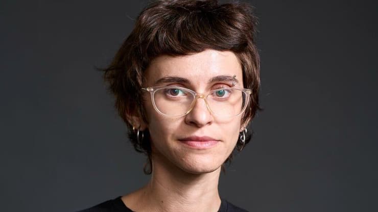 מאחורי הקלעים. רחל שור (צילום: David Levene/The Guardian) רחל שור