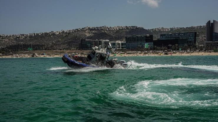 צילום: דוברות המשטרה בתום שלושה ימי חיפושים אותרה גופתו של הצעיר שנעדר בחוף הסטודנטים בחיפה