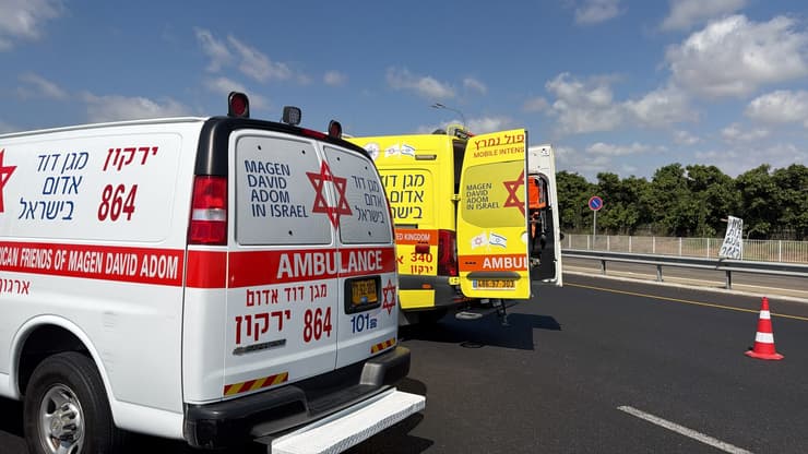 הולך רגל נפגע בתאונת דרכים סמוך למחלף חוף השרון