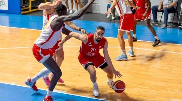 בר טימור חודר לצבע (באדיבות הפועל ת"א) בר טימור חודר לצבע