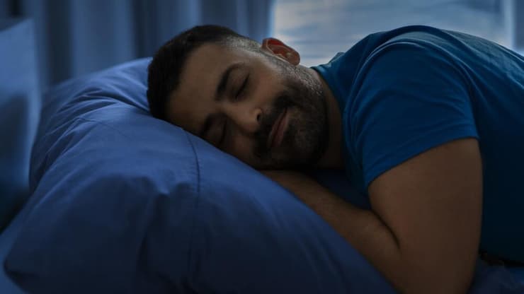 בפעם הבאה, תדאגו להאפלה מוחלטת בחדר השינה. אילוסטרציה (צילום: shutterstock) שינה