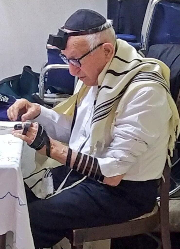 ניצול השואה אהרן וידבסקי הלך לעולמו בגיל 107 (צילום: בני רבינוביץ') ניצול השואה אהרן וידבסקי הלך לעולמו בגיל 107